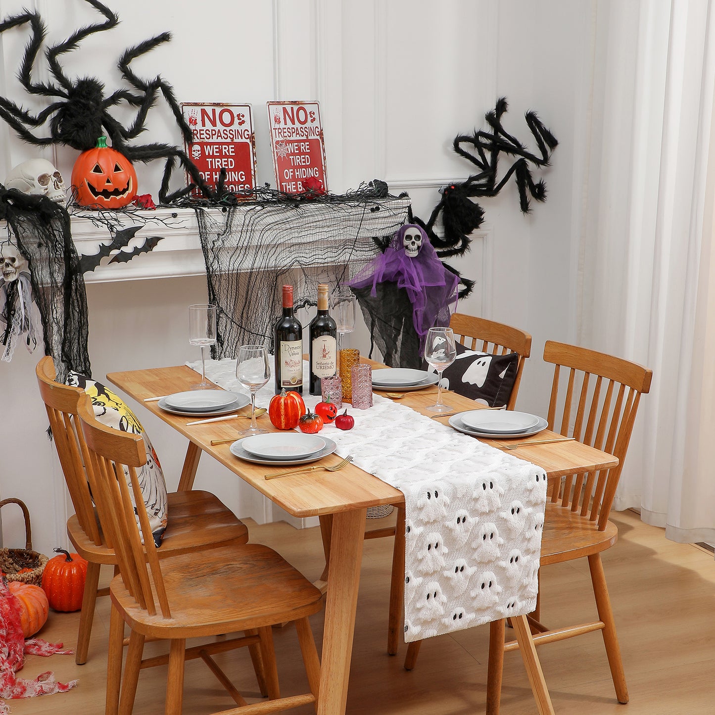 Halloween Themed Table Runner Spooky Ghost Faux Fur Kitchen Decoration for Home Party Wedding Dining Table